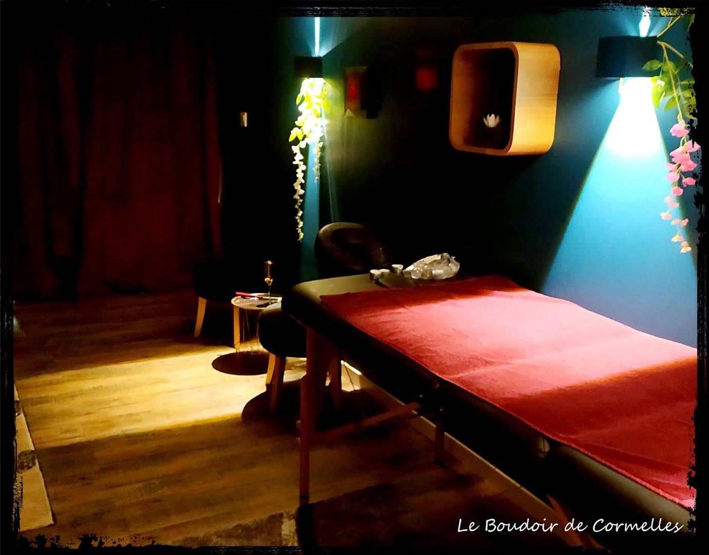 Love Room Le Boudoir De Cormelles, Caen, Normandie - Swinger Club in Cormelles Le Royal, France
