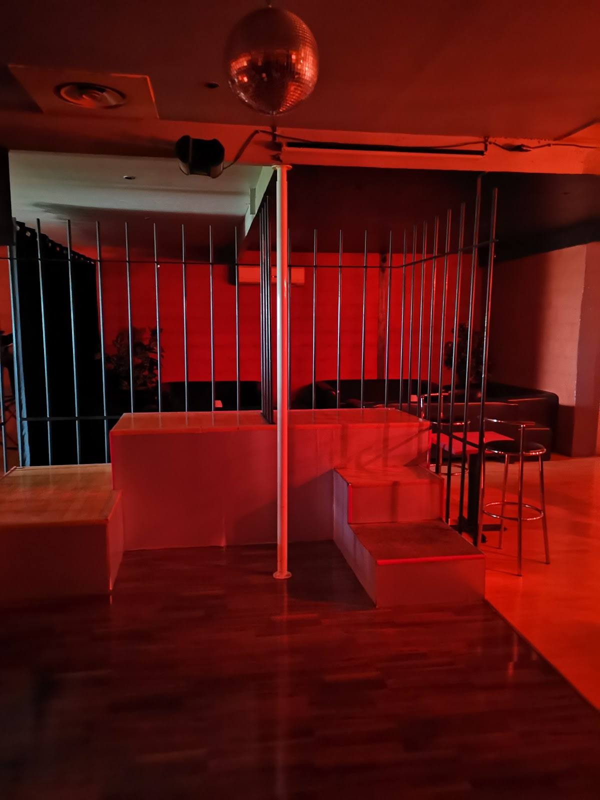 L’Insolite Club - Swinger Club in Decines Charpieu, France