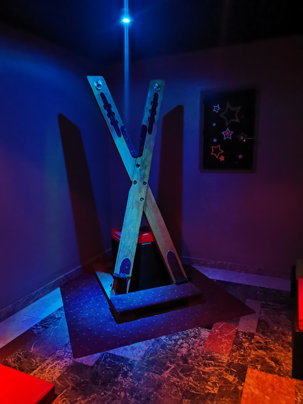 L’Insolite Club - Swinger Club in Decines Charpieu, France