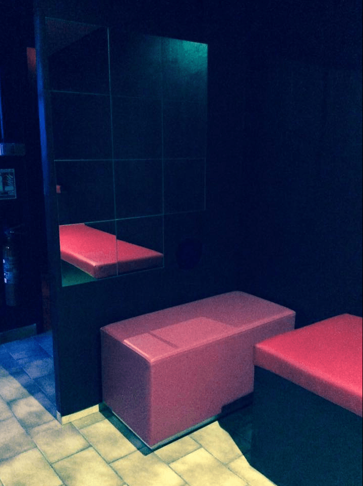 Sauna Le 9 - Fkk in Le Cannet, France