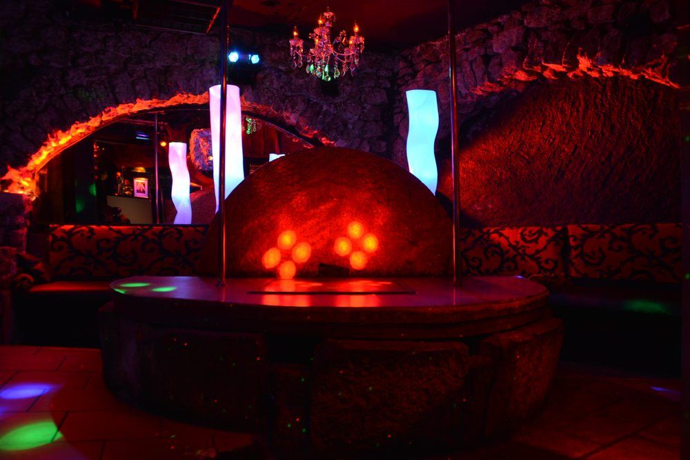 L'Oustaou Du Moulin - Swinger Club in Le Cannet, France
