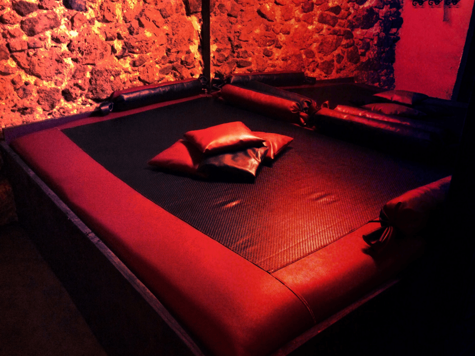 L'Oustaou Du Moulin - Swinger Club in Le Cannet, France