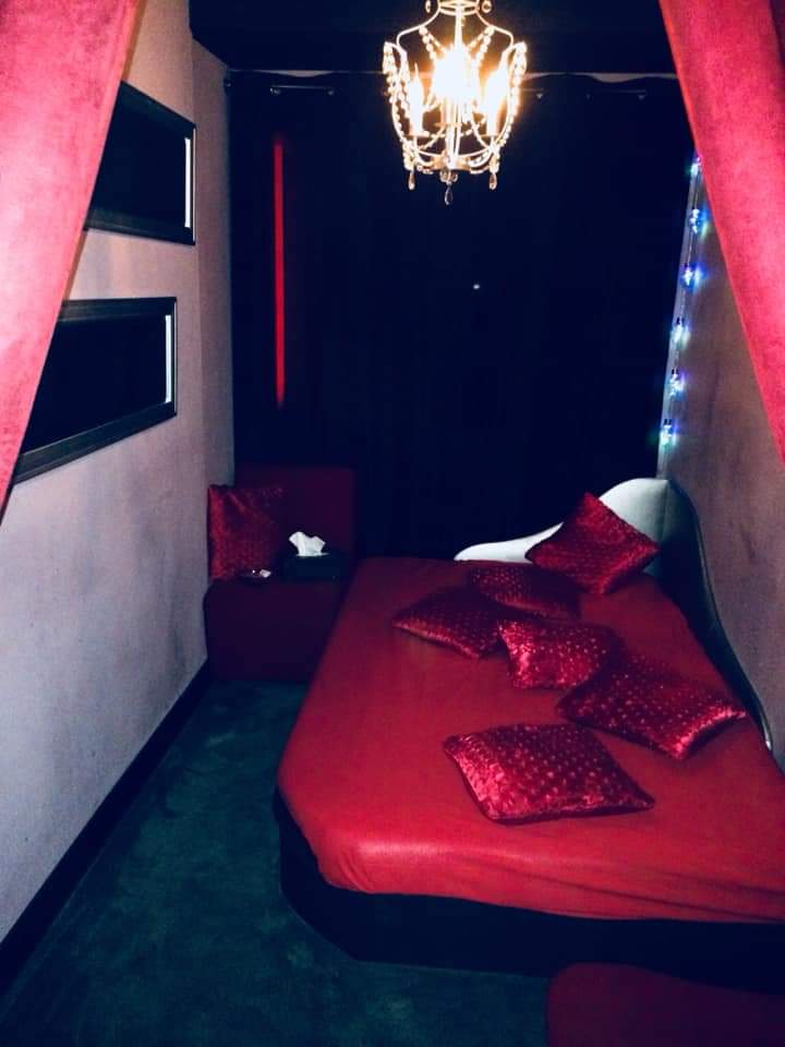Sundy Club - Swinger Club in Le Coudray, France