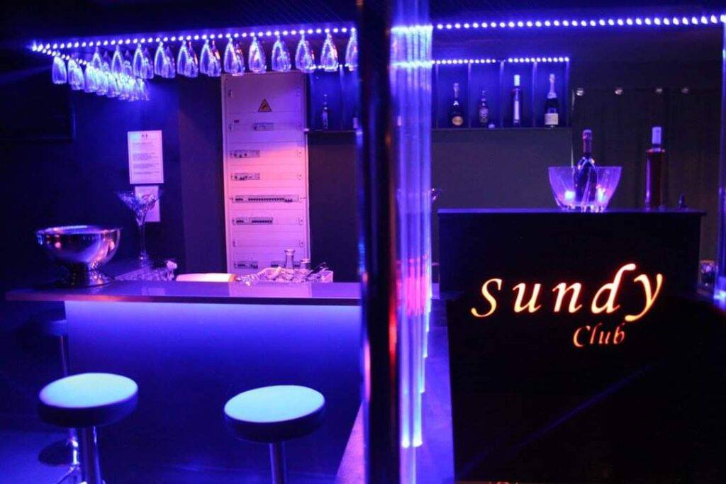 Sundy Club - Swinger Club in Le Coudray, France