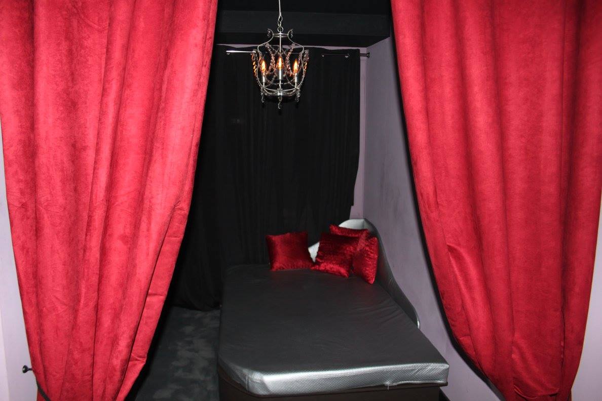 Sundy Club - Swinger Club in Le Coudray, France
