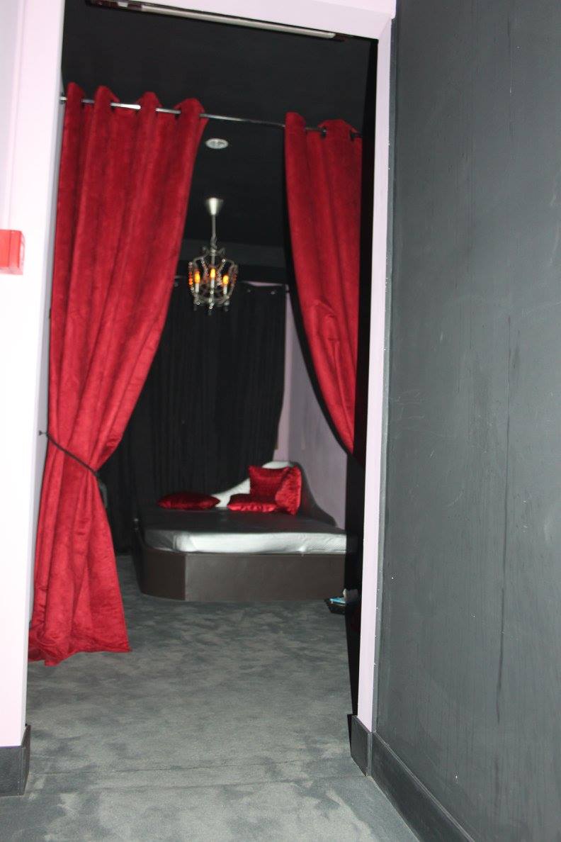 Sundy Club - Swinger Club in Le Coudray, France