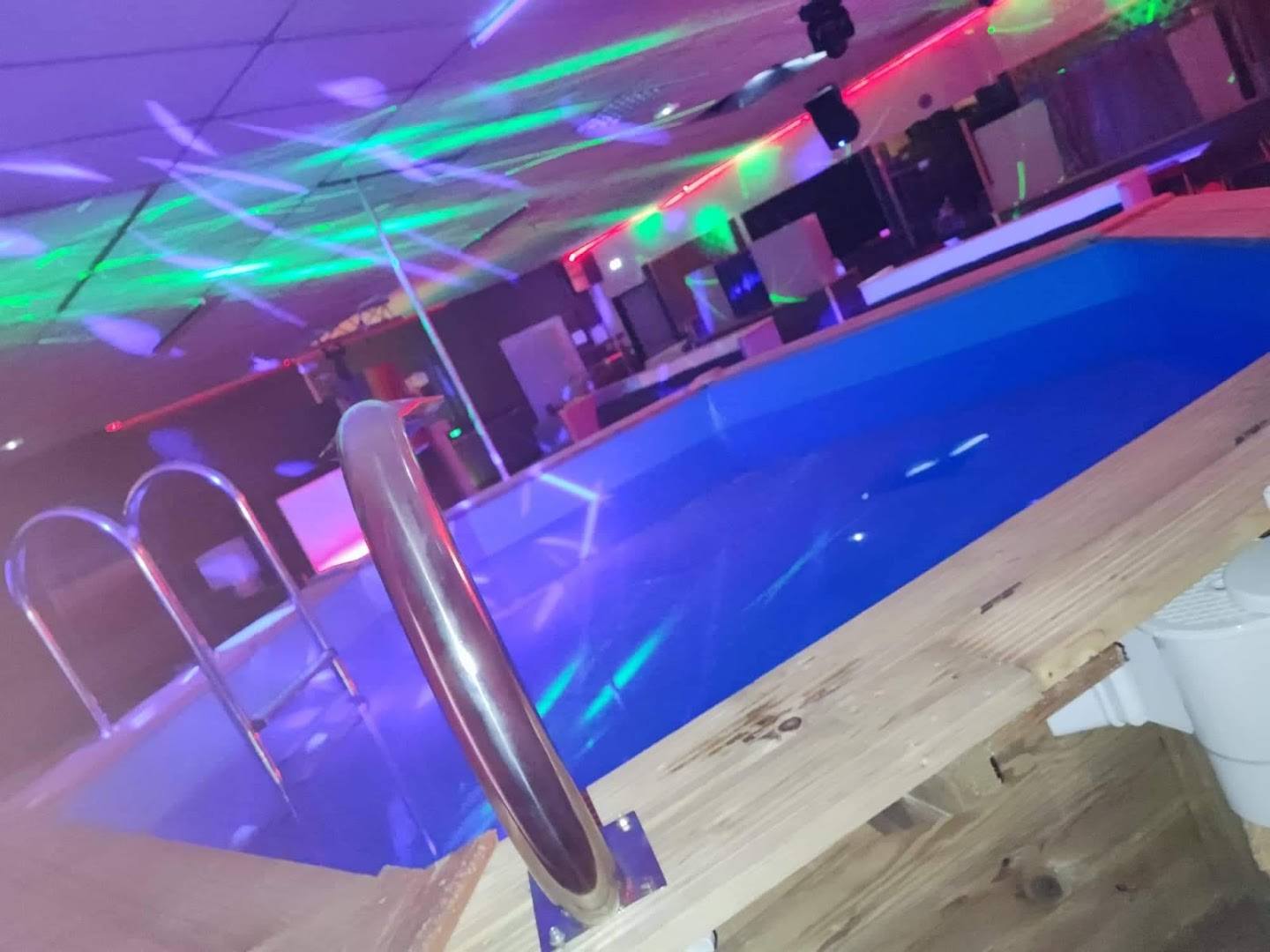 S Club Club-spa-sauna Restaurant Libertin - Swinger Club in Lombers, France