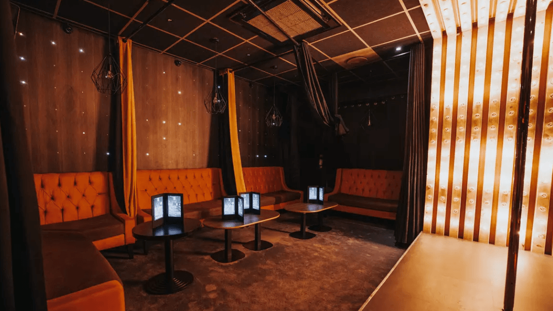 Bus Paradise Lyon - Show Spectacle Cabaret - Nightclub in Lyon, France