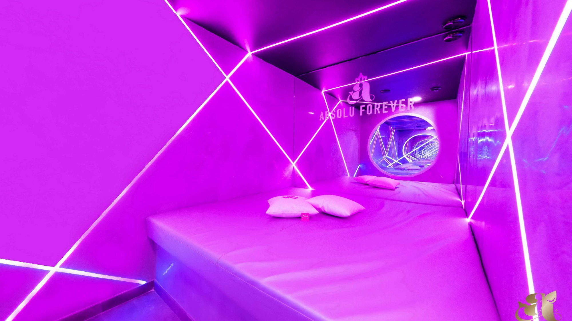 Le Club Absolu - Swinger Club in Mougins, France