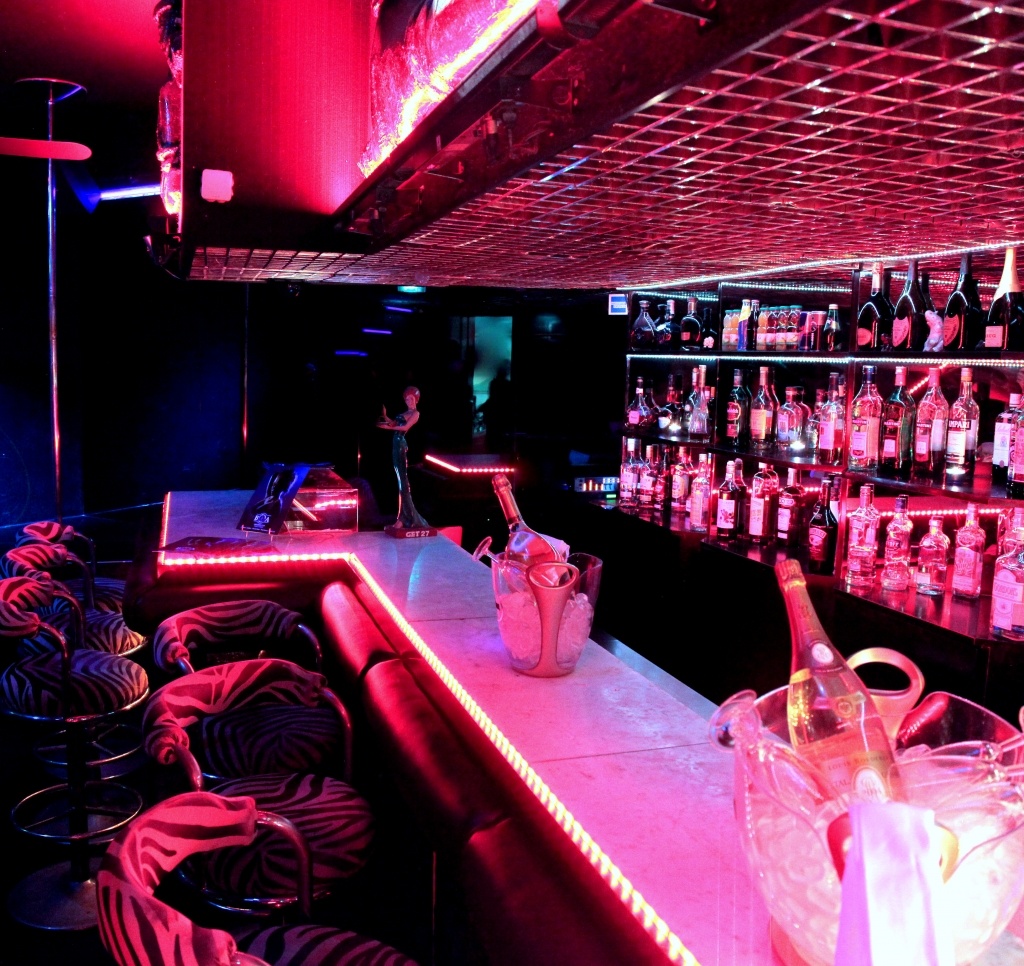 Cabaret Boa - Nightclub in Nice, France