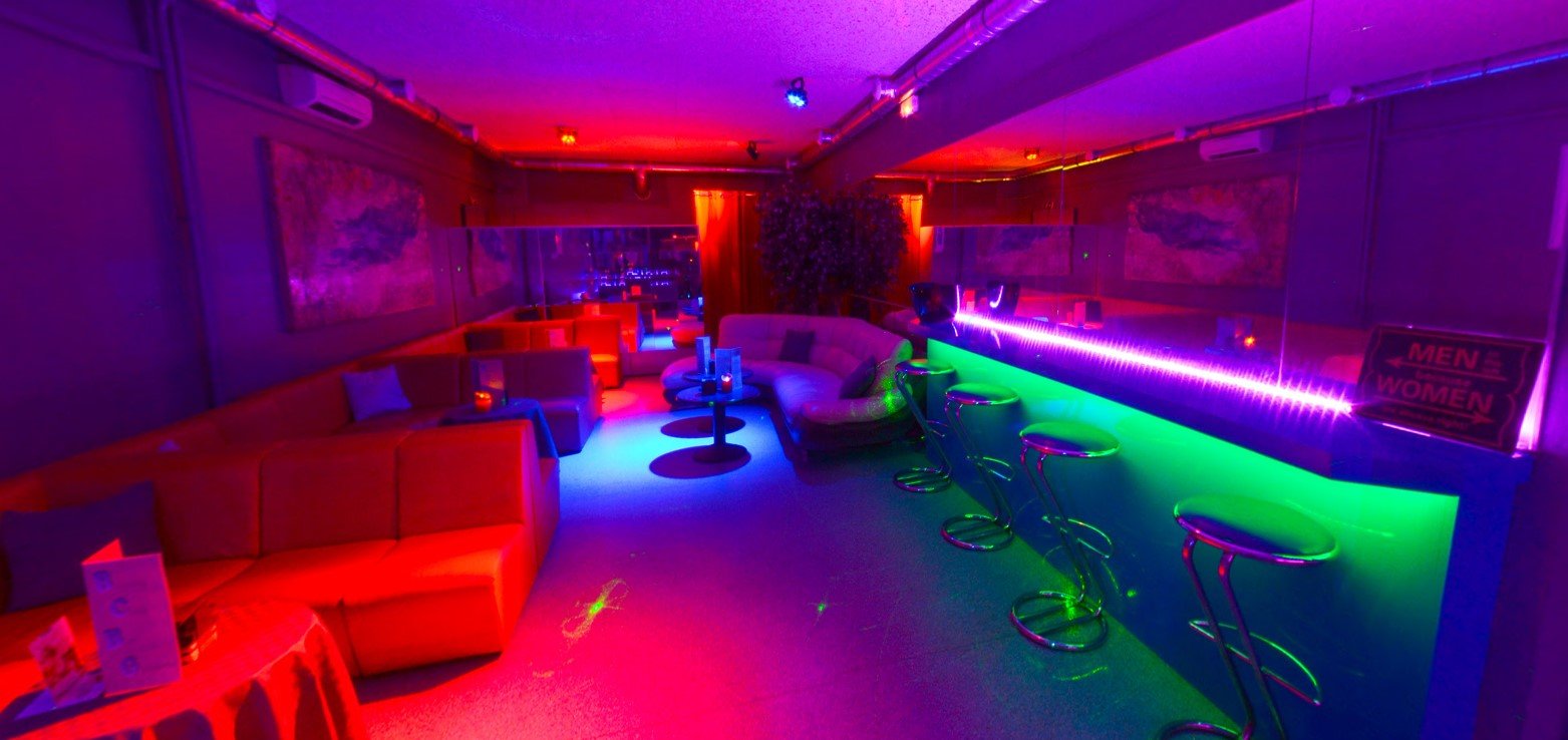 Le Boudoir Cosy Bar - Swinger Club in Nice, France