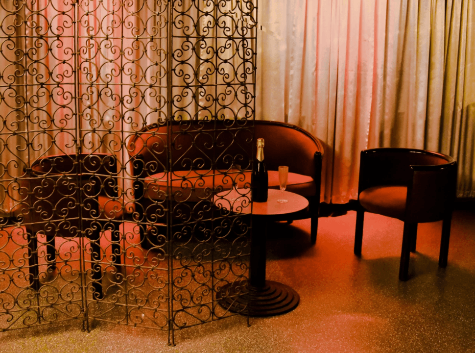 Le Boudoir Cosy Bar - Swinger Club in Nice, France