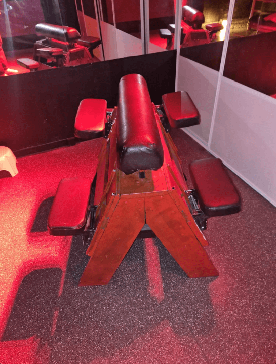 Le Boudoir Cosy Bar - Swinger Club in Nice, France