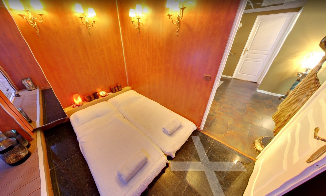 Bijoux Noir L'Aisance Des Sens - Erotic Massage in Paris, France