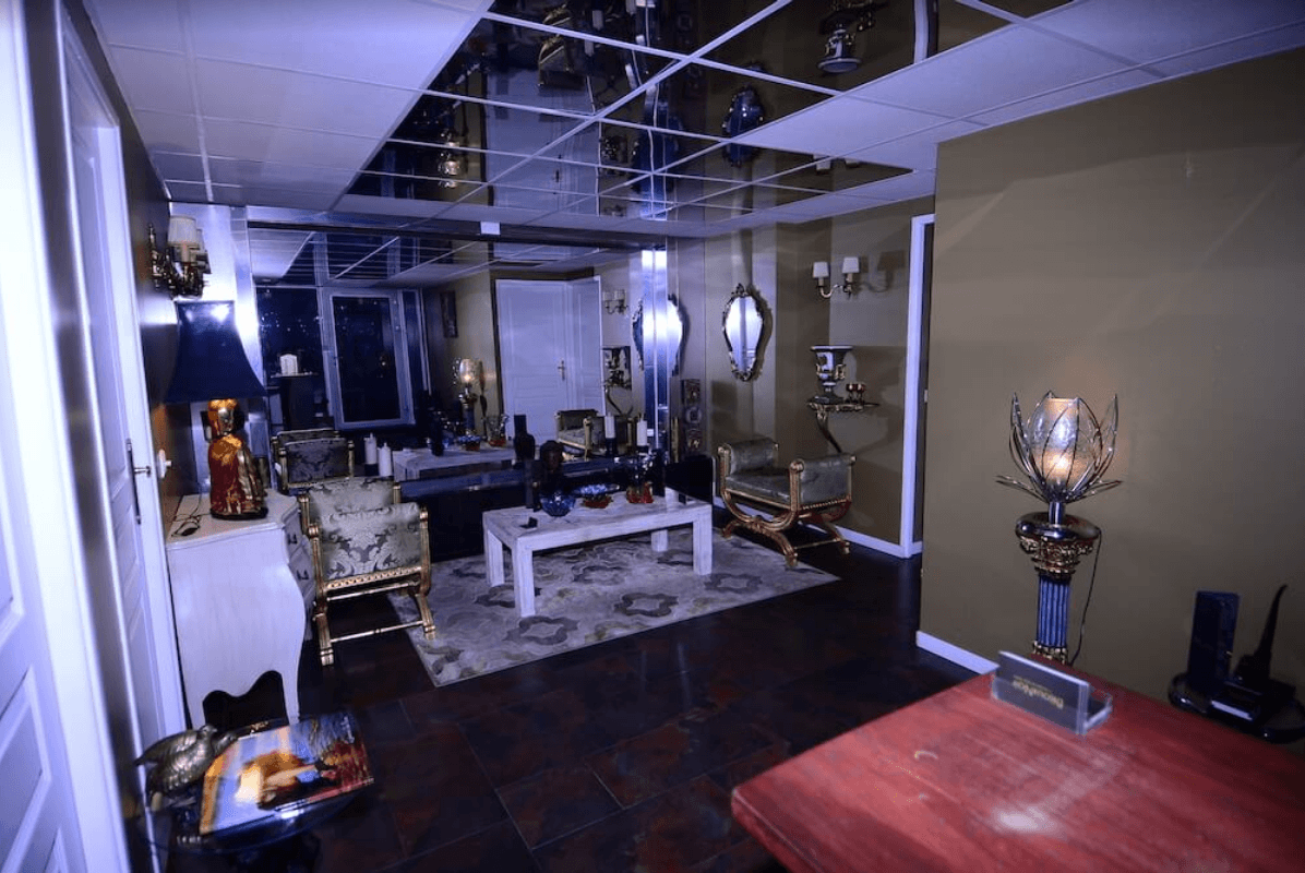 Bijoux Noir L'Aisance Des Sens - Erotic Massage in Paris, France