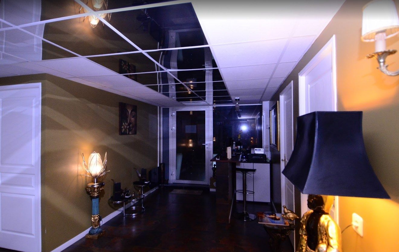 Bijoux Noir L'Aisance Des Sens - Erotic Massage in Paris, France