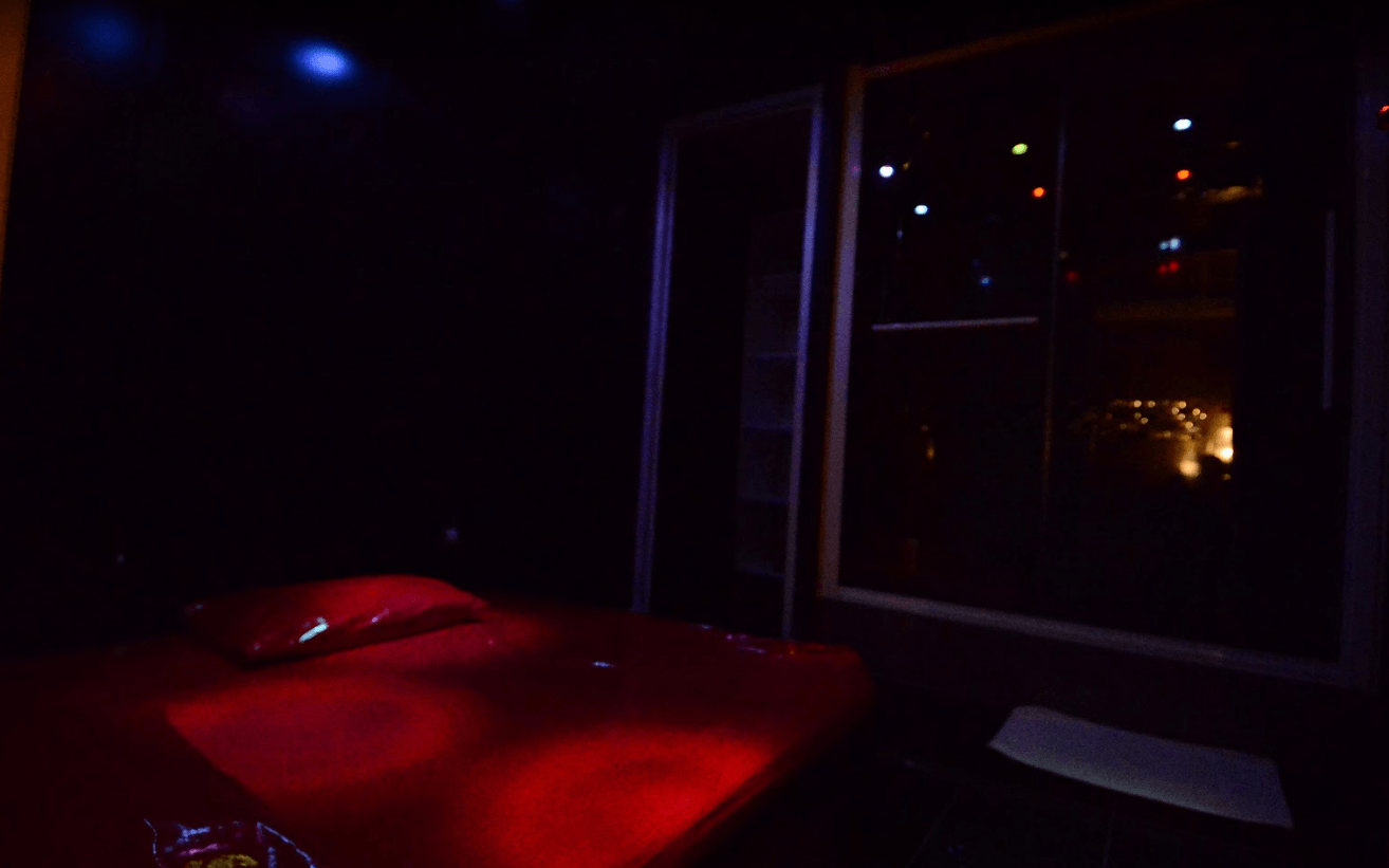 Bijoux Noir L'Aisance Des Sens - Erotic Massage in Paris, France