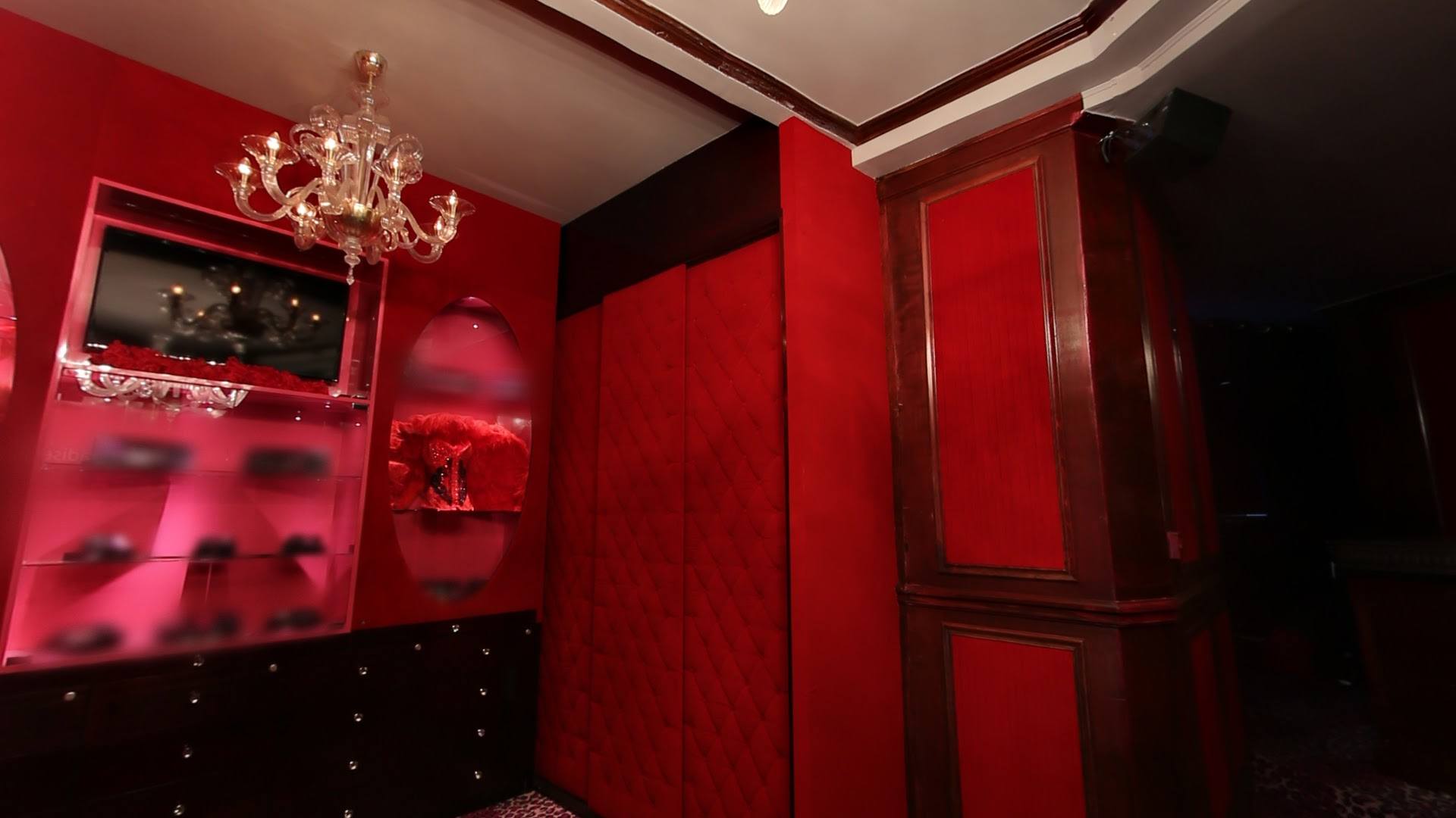Pink Paradise - Nightclub in Paris, France