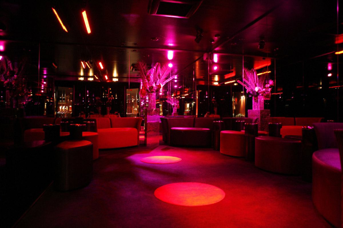 Quai 17 - Nightclub in Paris, France