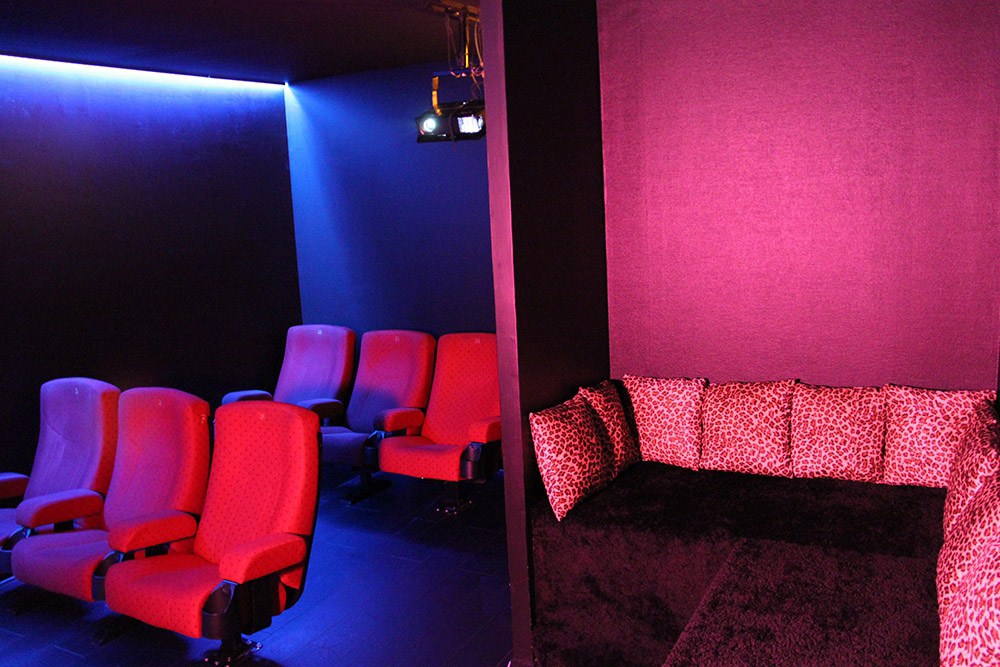 Quai 17 - Nightclub in Paris, France