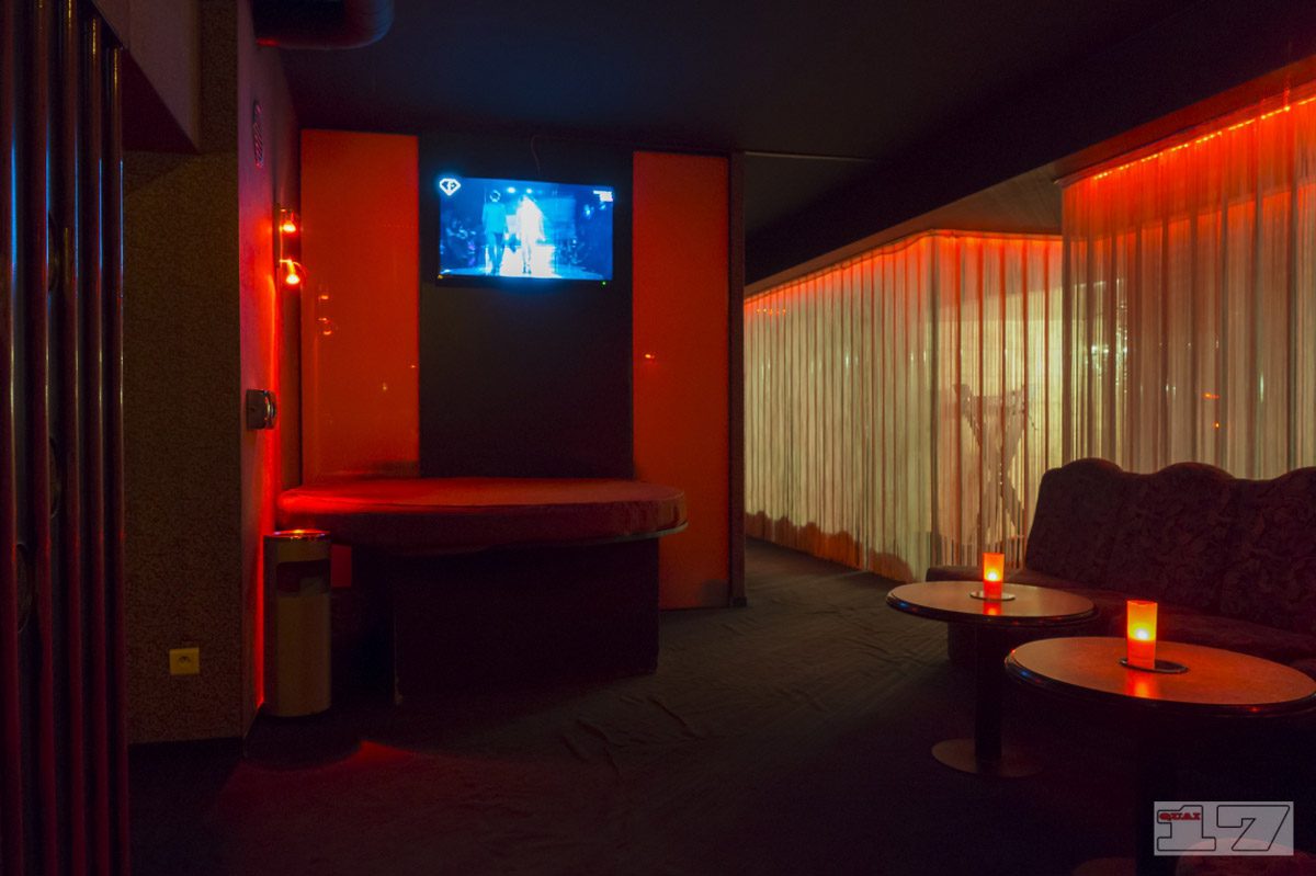 Quai 17 - Nightclub in Paris, France