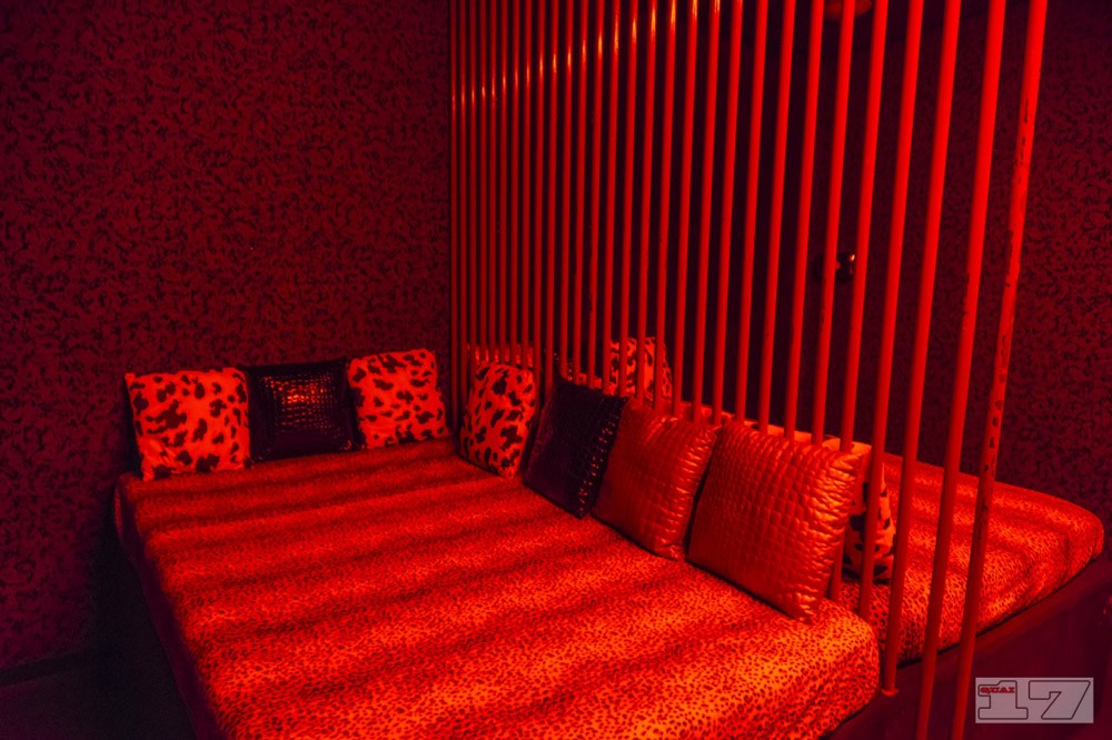 Quai 17 - Nightclub in Paris, France