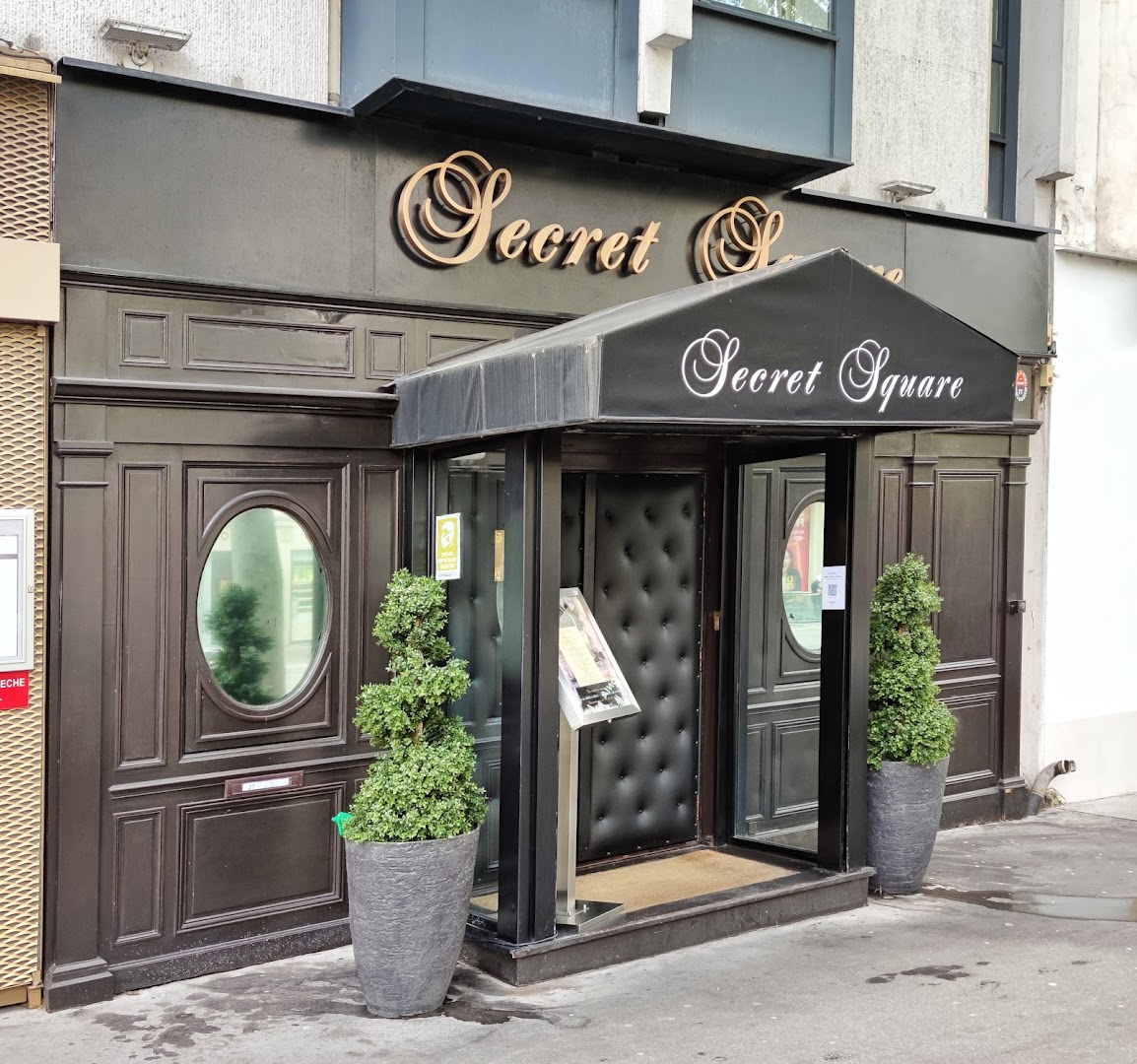 Secret Square Strip Club - Nightclub in Paris, France