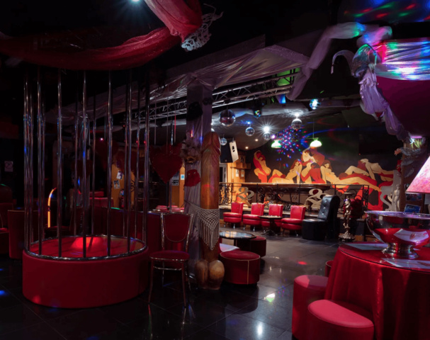 Club 2plus2 - Swinger Club in Paris, France