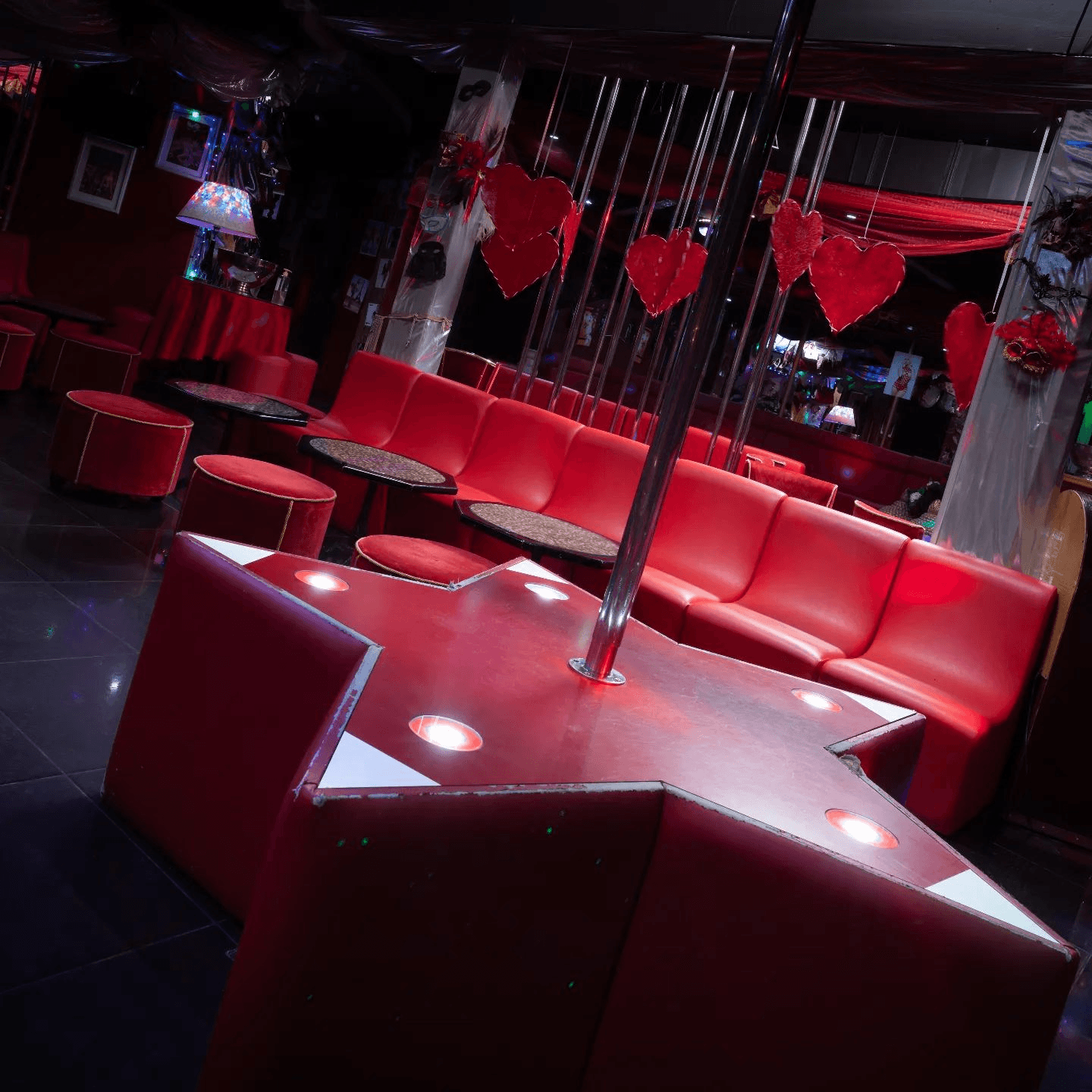 Club 2plus2 - Swinger Club in Paris, France