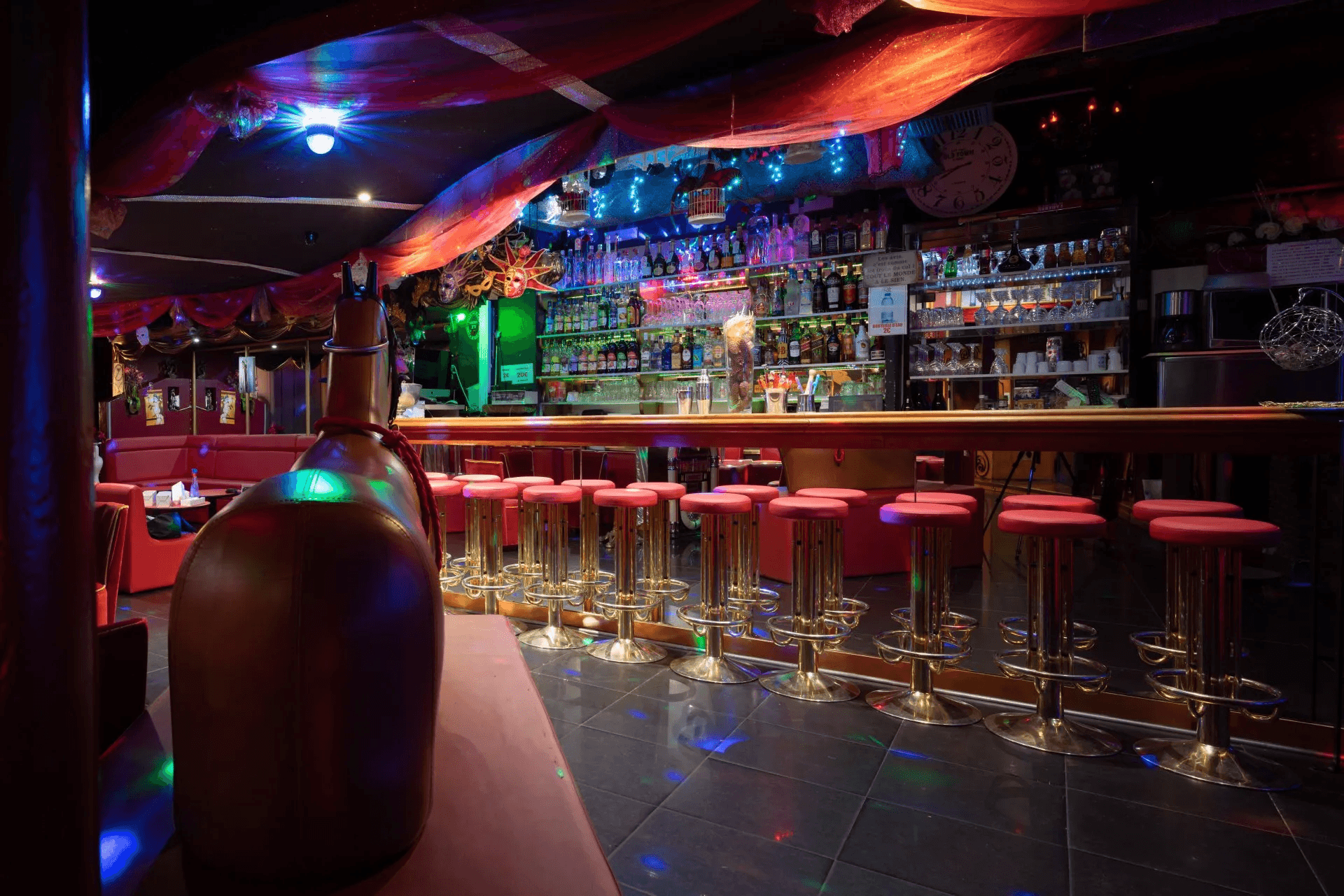 Club 2plus2 - Swinger Club in Paris, France