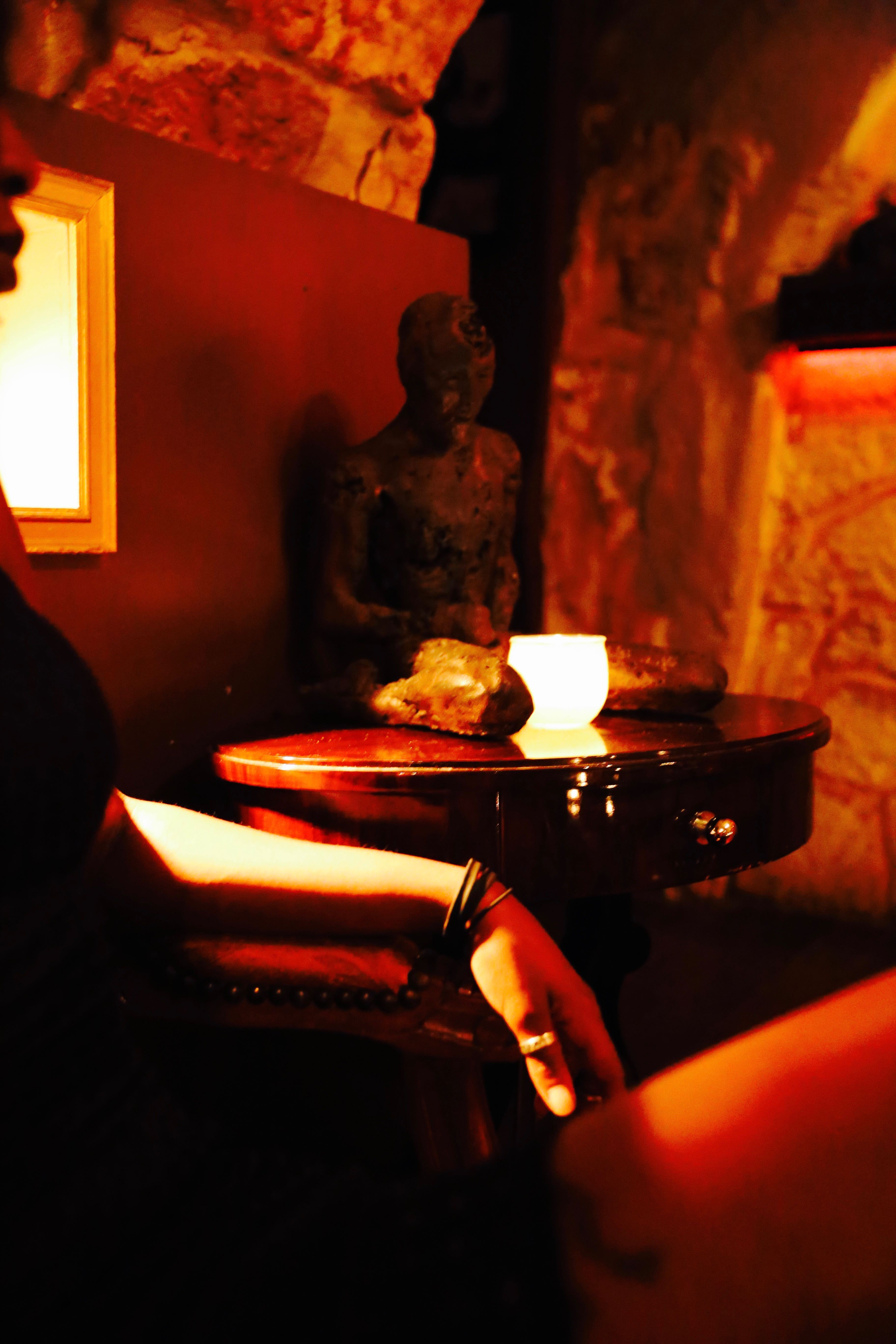 Cris Et Chuchotements - Swinger Club in Paris, France