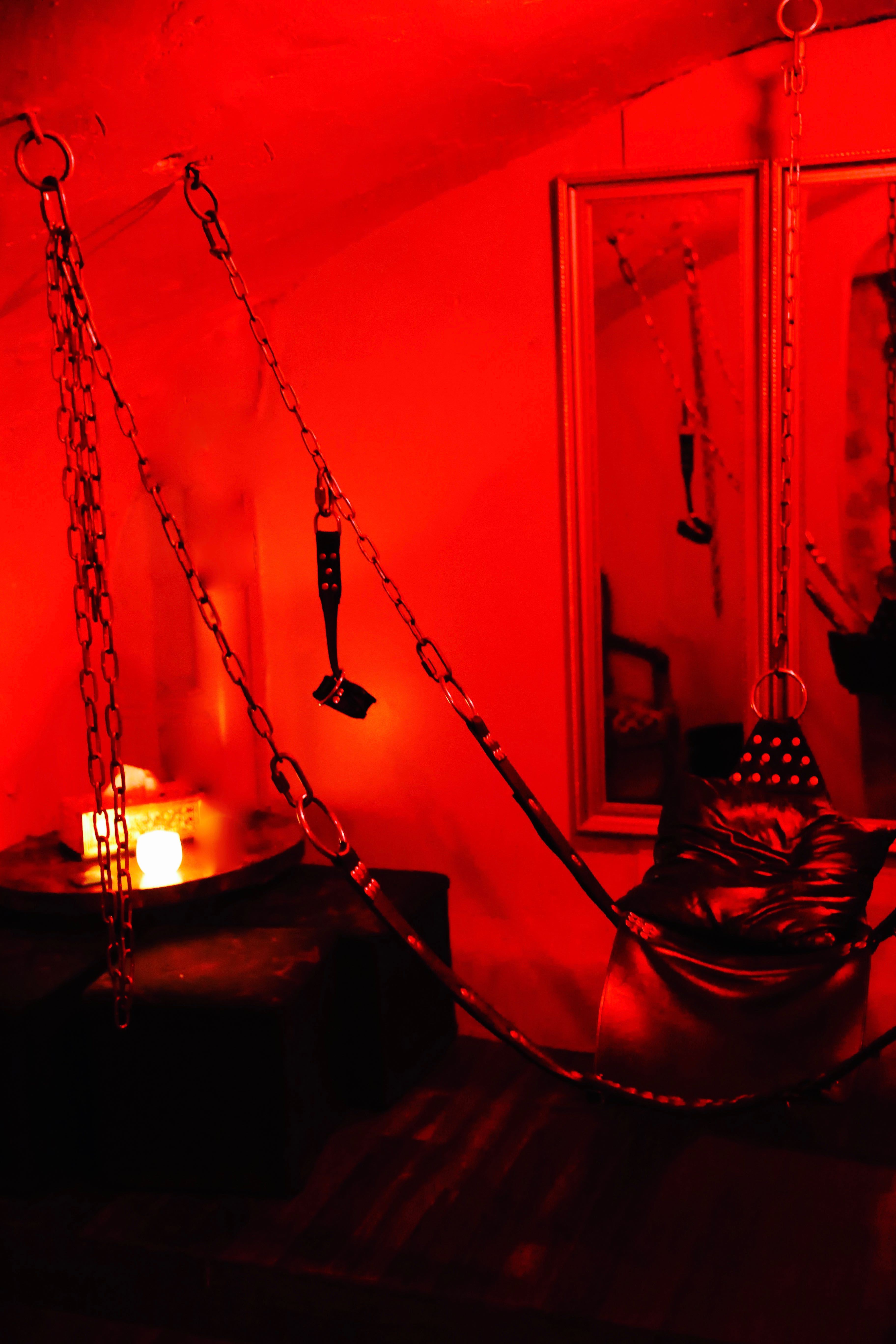 Cris Et Chuchotements - Swinger Club in Paris, France