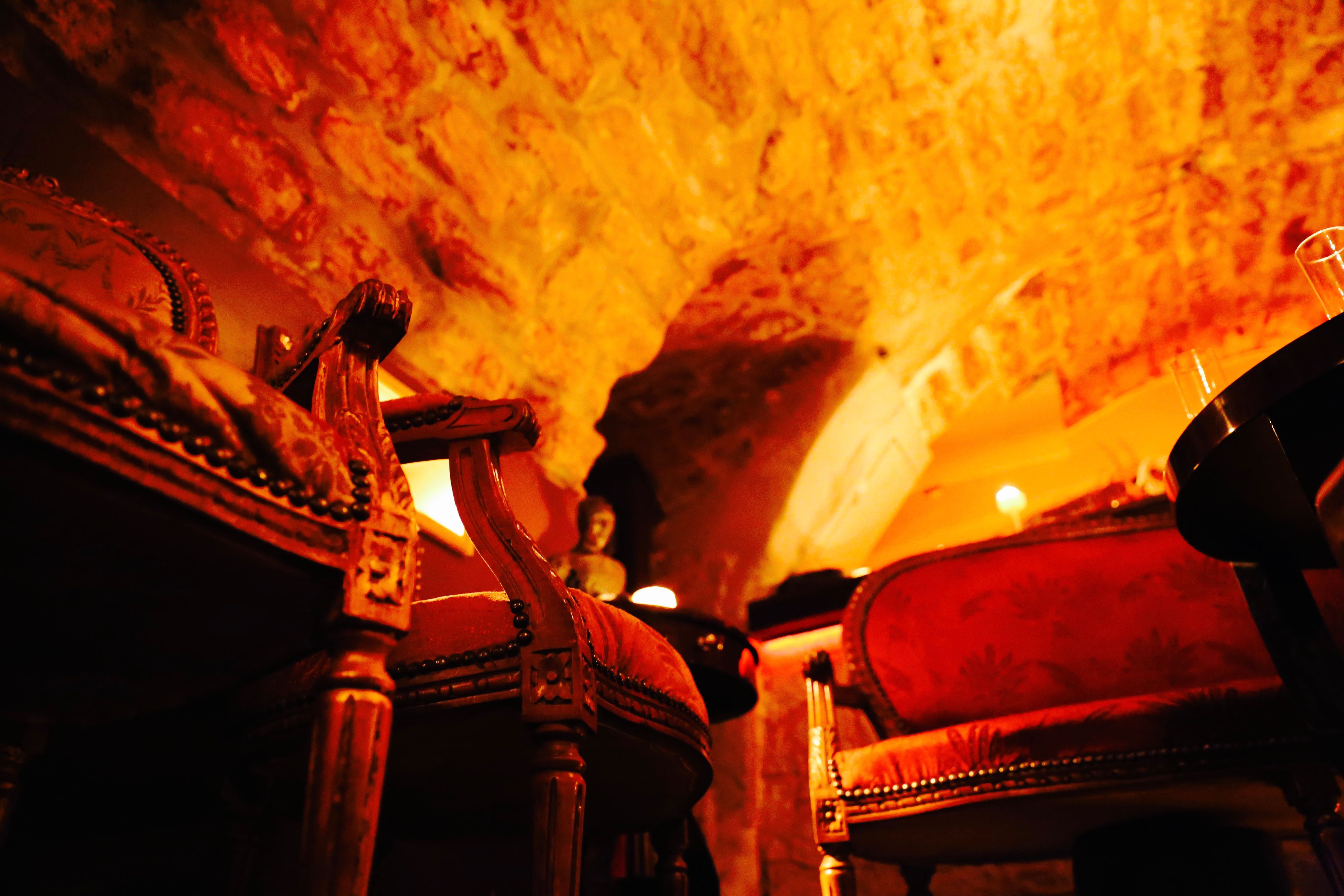 Cris Et Chuchotements - Swinger Club in Paris, France