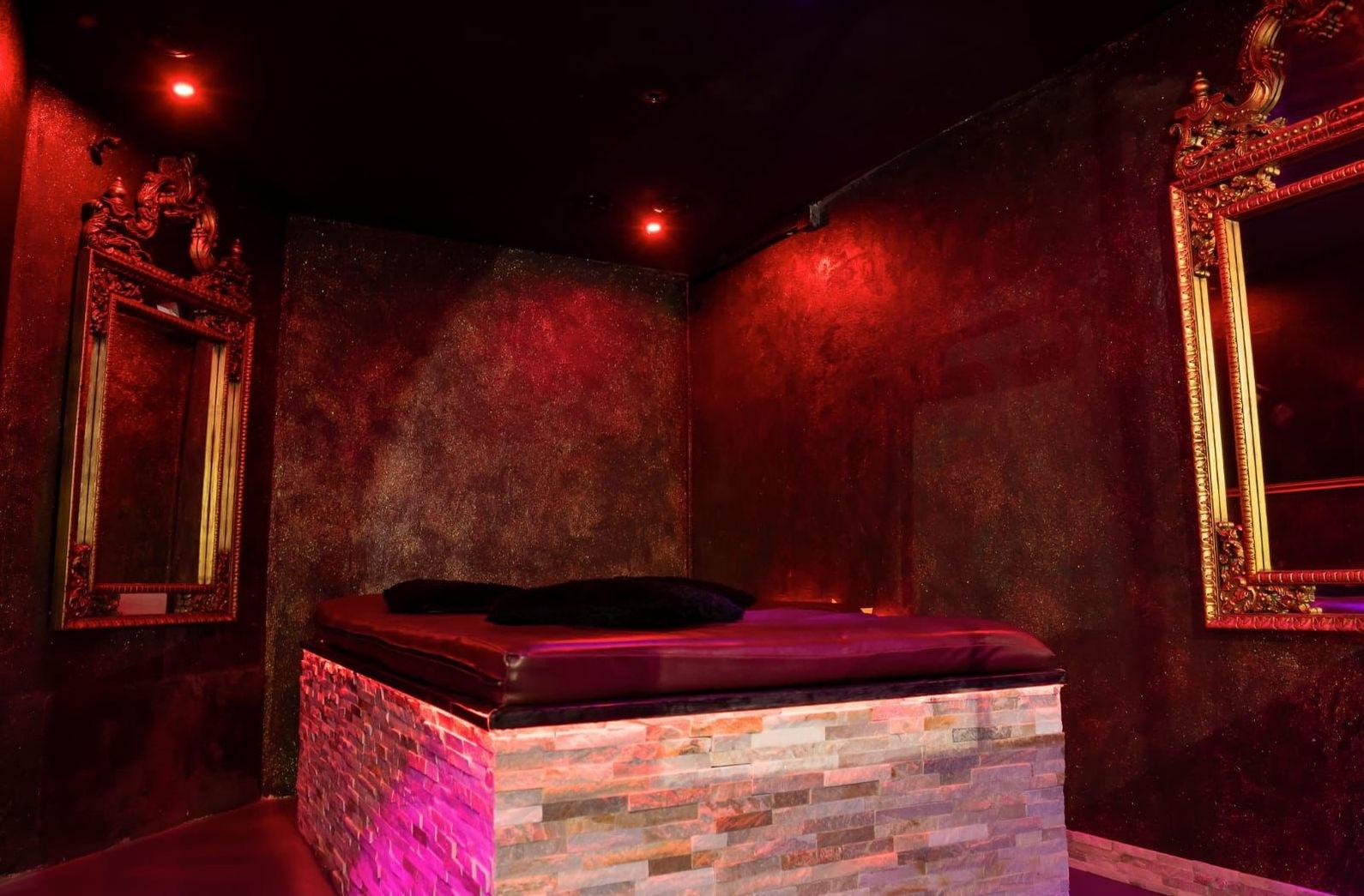 Eleven Club Privé - Swinger Club in Paris, France