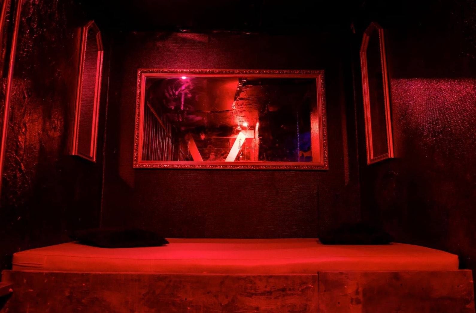 Eleven Club Privé - Swinger Club in Paris, France