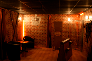 L'Escarpin Club - Swinger Club in Paris, France