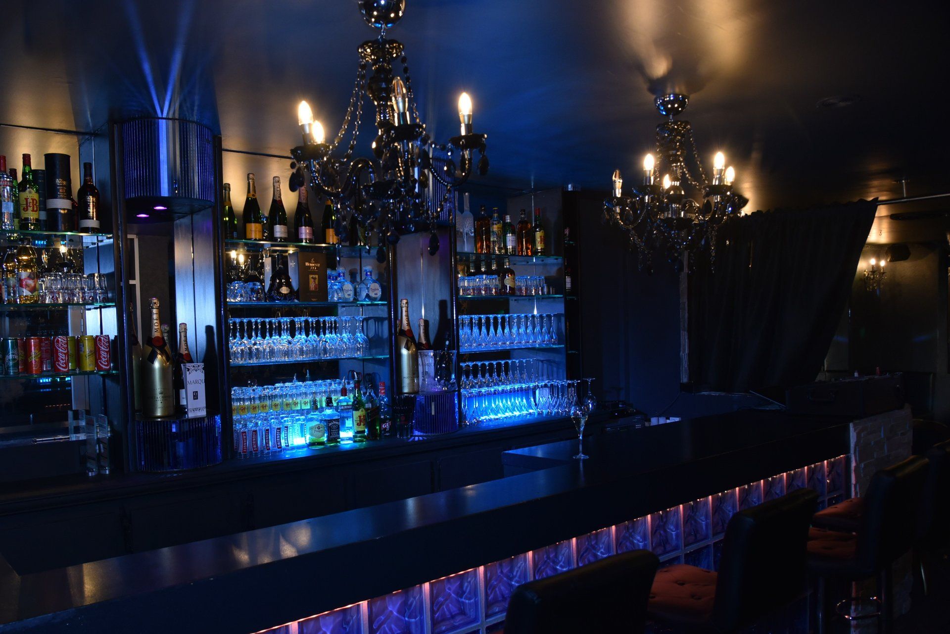 La Marquise Club - Swinger Club in Paris, France