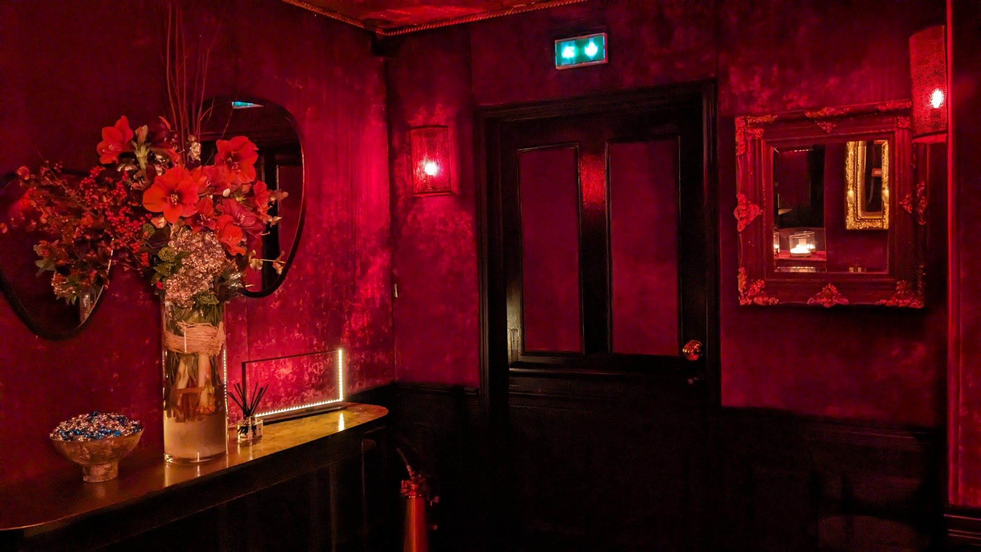 Les Chandelles - Swinger Club in Paris, France