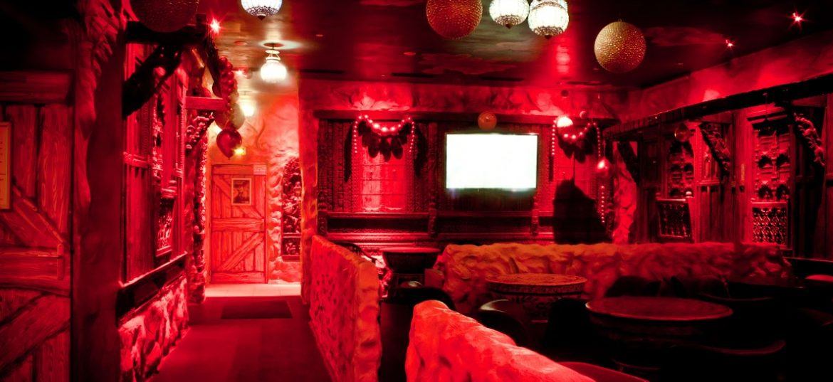 Moon City - Swinger Club in Paris, France