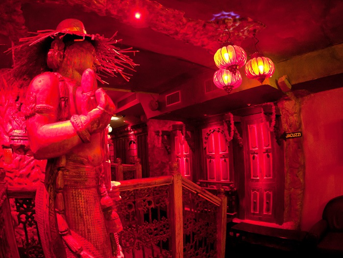 Moon City - Swinger Club in Paris, France