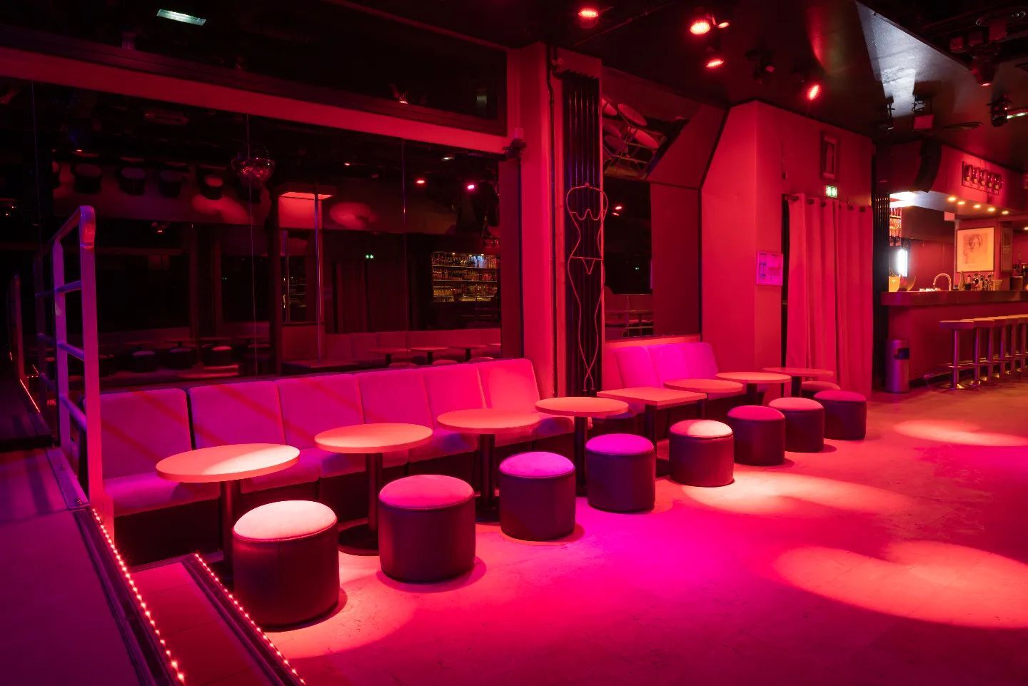 Overside - Swinger Club in Paris, France