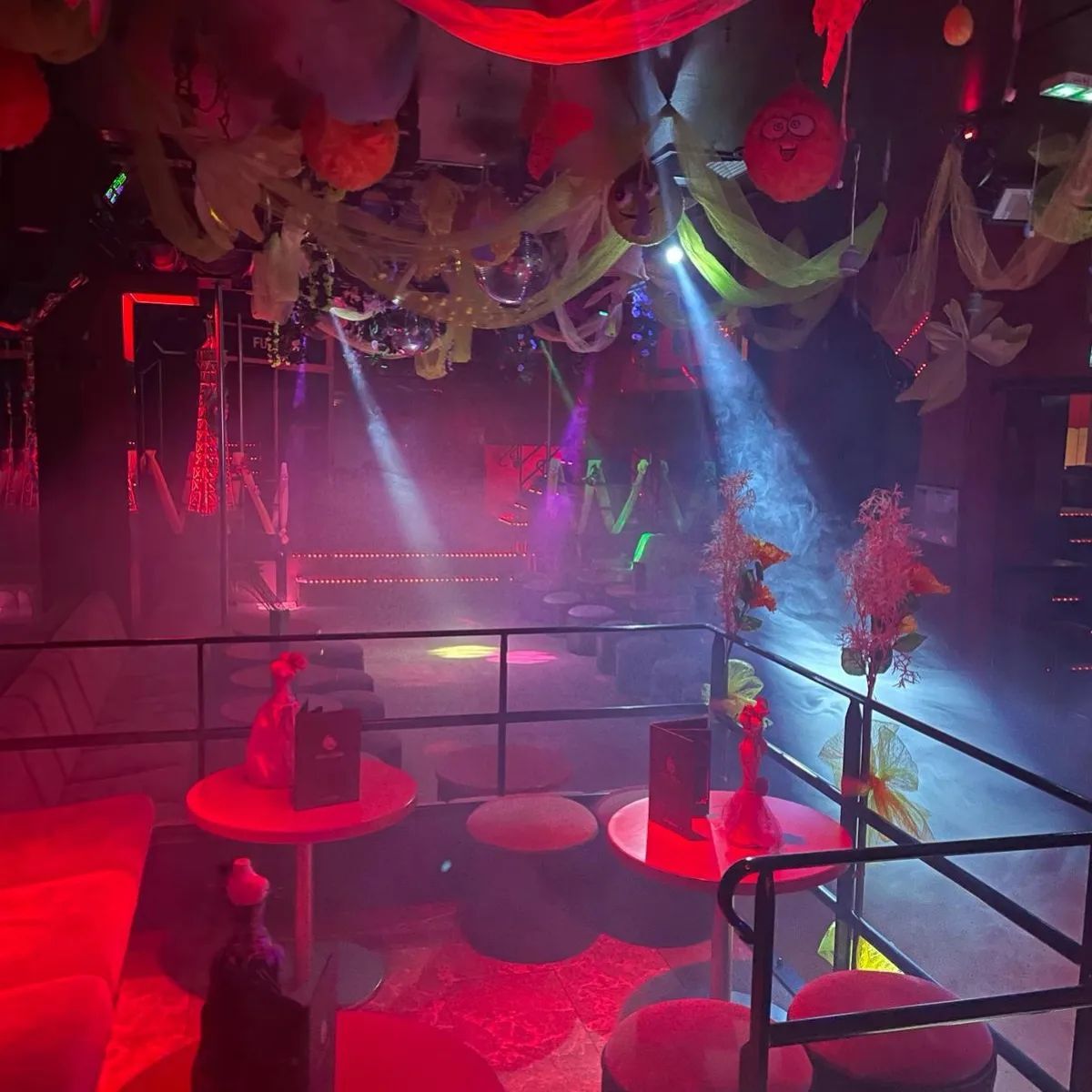 Overside - Swinger Club in Paris, France