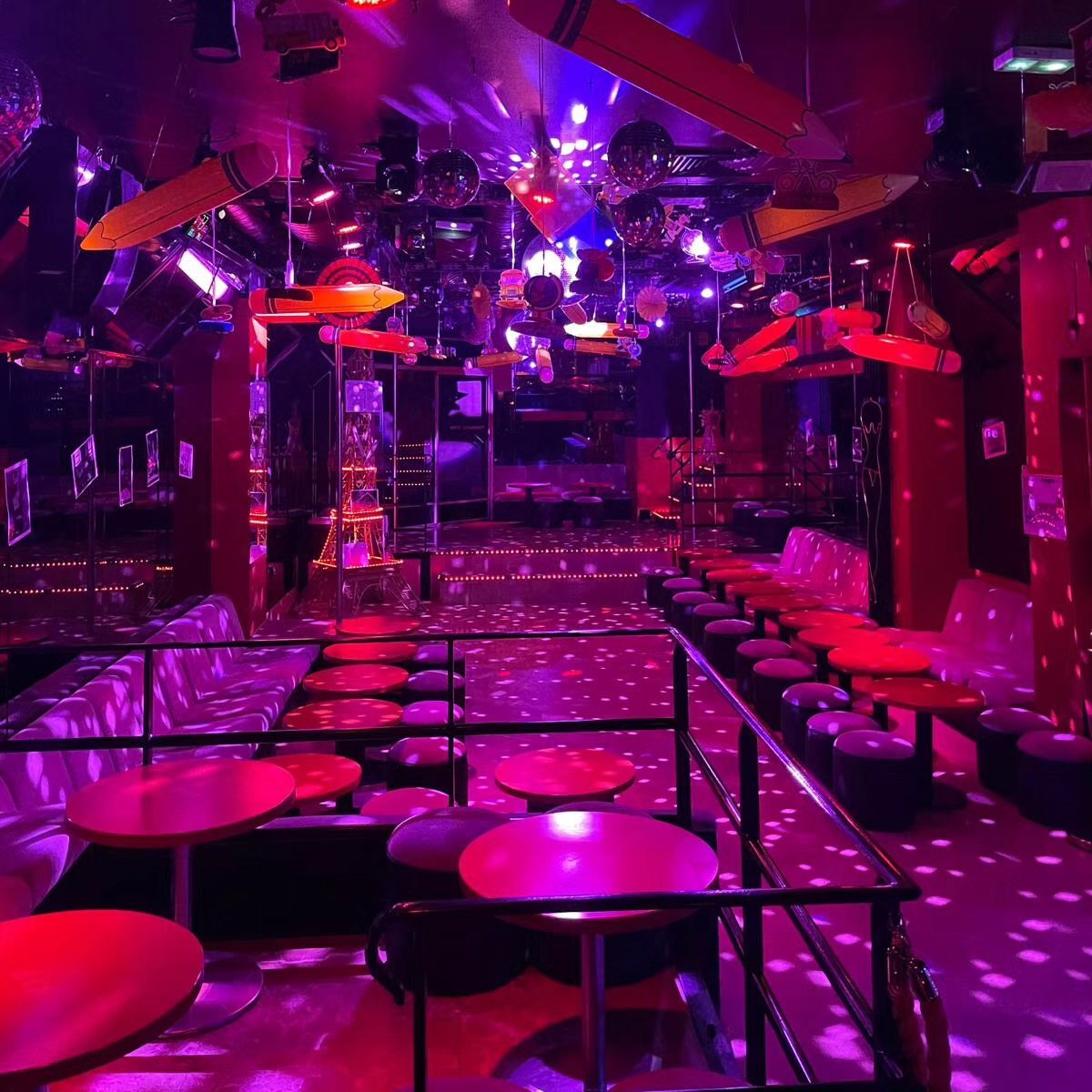 Overside - Swinger Club in Paris, France
