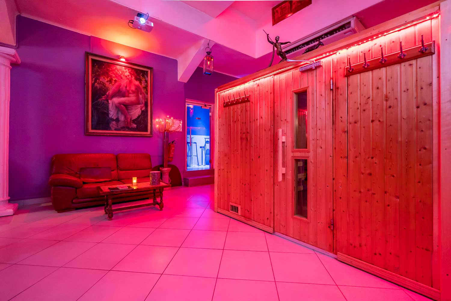 Sauna Caméléon - Swinger Club in Paris, France