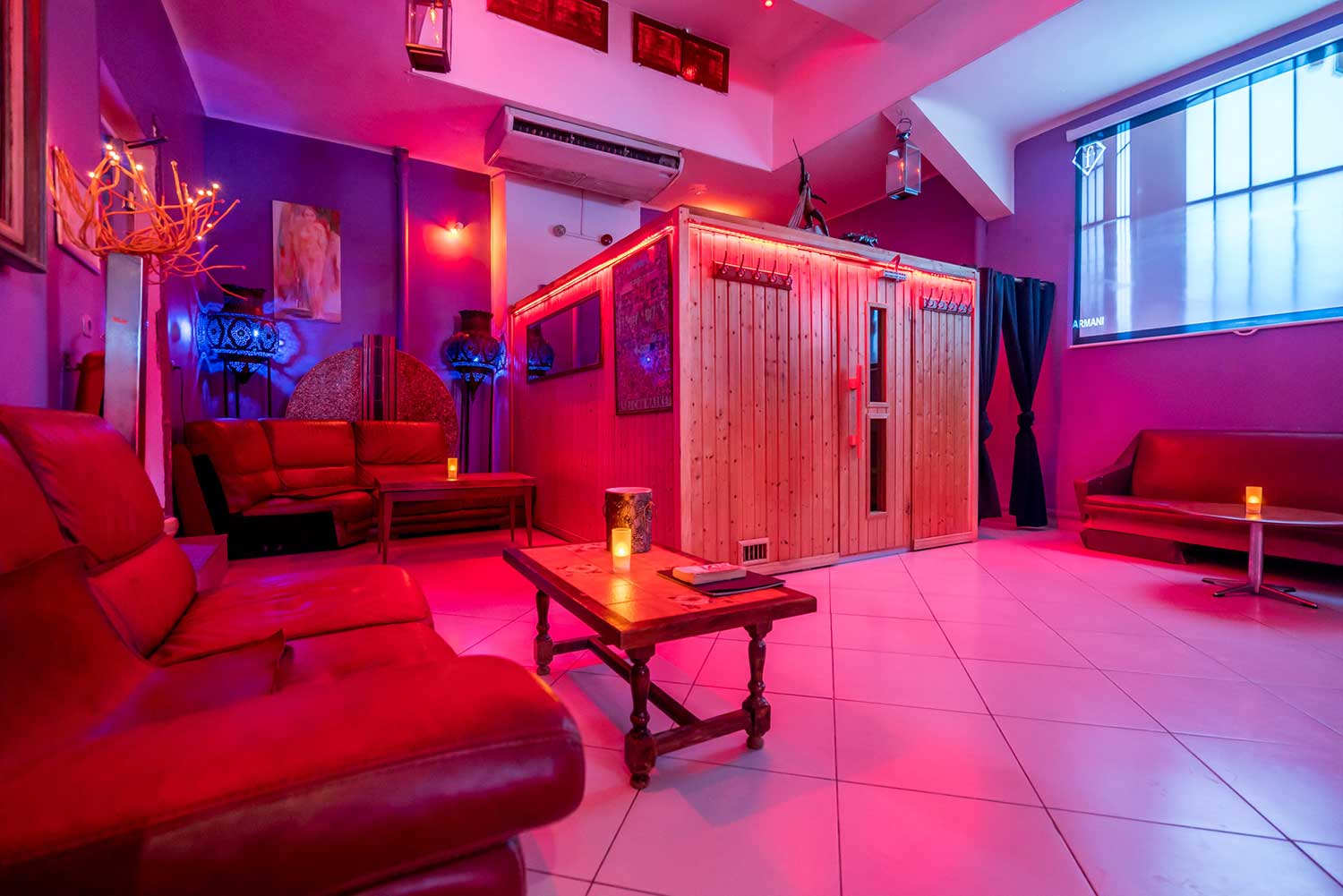 Sauna Caméléon - Swinger Club in Paris, France