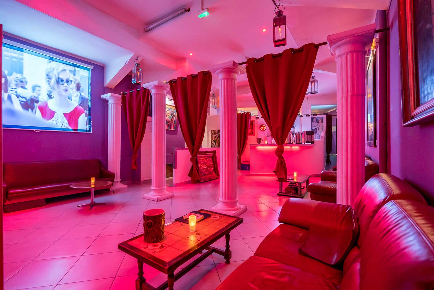 Sauna Caméléon - Swinger Club in Paris, France