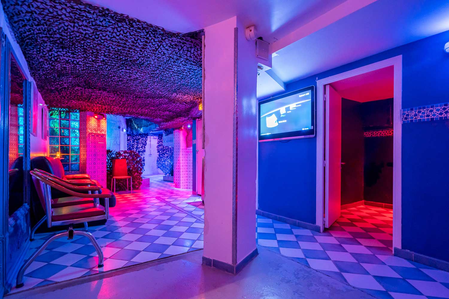 Sauna Caméléon - Swinger Club in Paris, France
