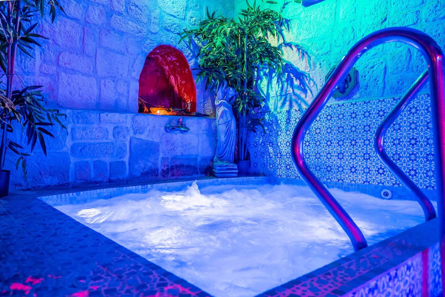 Sauna Caméléon - Swinger Club in Paris, France