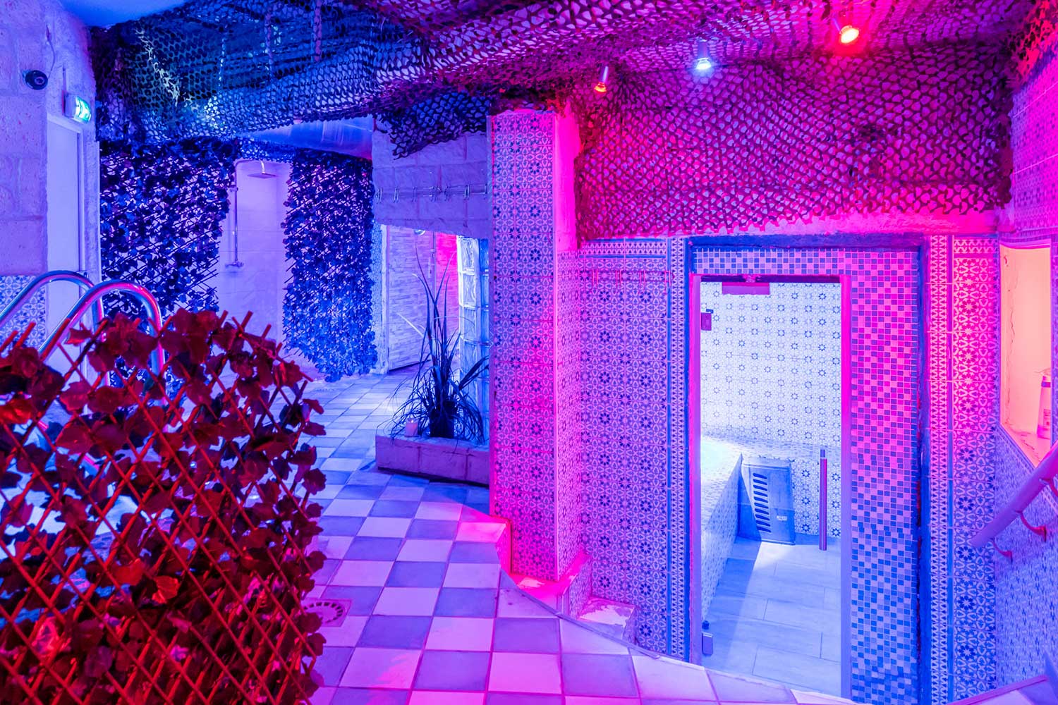 Sauna Caméléon - Swinger Club in Paris, France