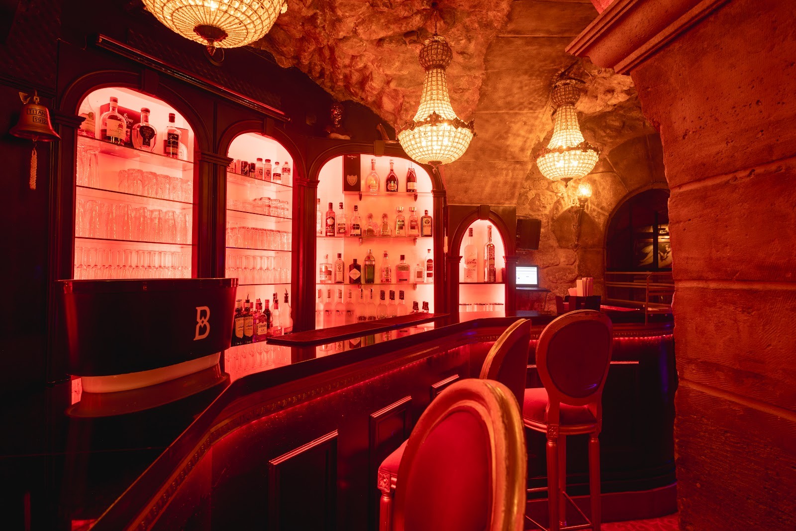 Taken Club - Swinger Club in Paris, France